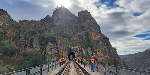 Caminhando na Rota dos T\u00faneis