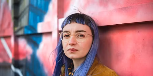 JULE WEBER liest aus "ich zeichne meinen standort auf die haut" \u2022 KOHI, Karlsruhe