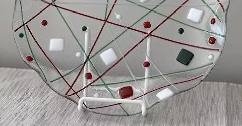 10\/26\/25 - Fused Glass Circle (streamers and dots) Plate at Zada Maes