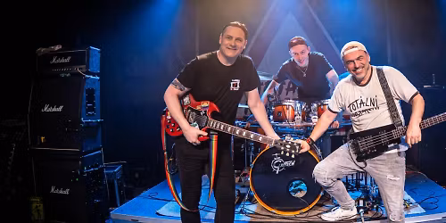 Tot\u00e1ln\u00ed nasazen\u00ed, Ne\u017efale\u0161, The Fialky in Bratislava