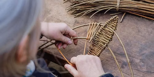 Willow weaving workshop, create a swallow 