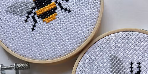 The Social Stitch: Bee Creative