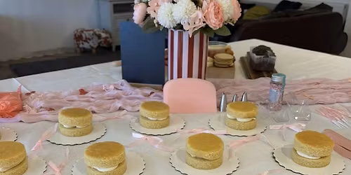 Mini Cake Decorating