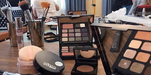 Dein Strahlen im Fokus: Der exklusive Make-up Workshop