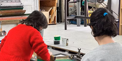 Initiation \u00e0 la s\u00e9rigraphie sur papier en soir\u00e9e.