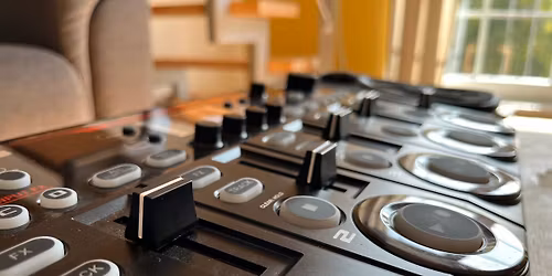 Hlasem k sob\u011b - looping a improvizace