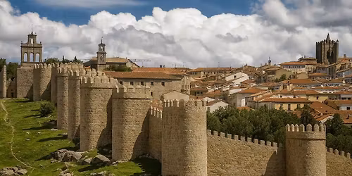 \u00c1VILA - Centro Hist\u00f3rico e Caminho de Santa Teresa | 2 DIAS\/1 NOITE 260\u20ac