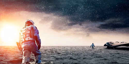Csillagok k\u00f6z\u00f6tt \/ Interstellar