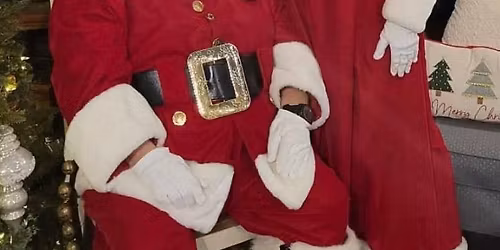 FREE Pictures with Santa and Mrs. Claus