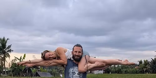 Acro Yoga Intensiv Weekend with Jacob Brown in Hamburg