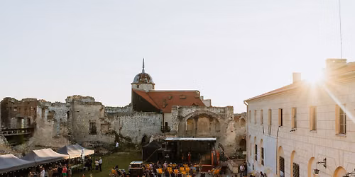 III Festiwal Filmowy \u201eNa Drugim Brzegu\u201d na Zamku w Janowcu