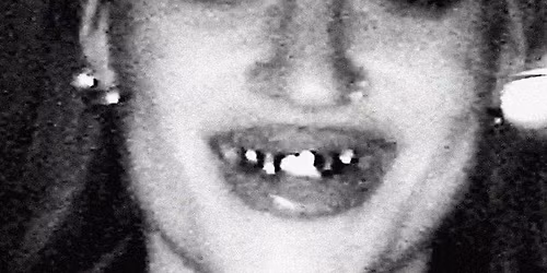 Regis, COUCOU CHLOE, Mun Sing, KAVARI, VOLA default in Warszawa