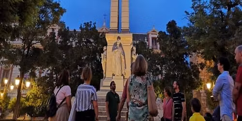 Sevilla Encantada: Paseo nocturno con historia embrujada (tour en Ingl\u00e9s)