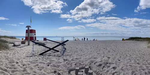 Leg med sand og vand