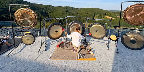 Hangter\u00e1pi\u00e1s medit\u00e1ci\u00f3 koncert Dabason.