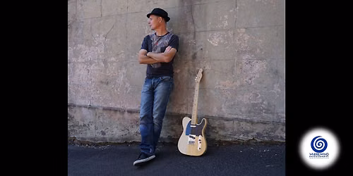 Chris Bailey solo at the General Roberts Hotel. Thanks to Whirlwind Entertainment. 