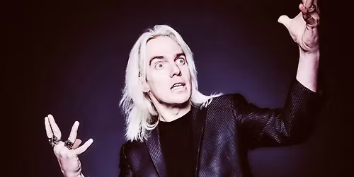 John Robertson Plays with the Audience!