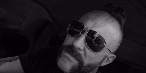 Mustasch | SALT