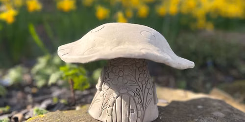 Clay workshop Mushroom House making