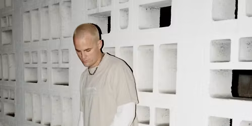 Devault, OMNOM in Seattle