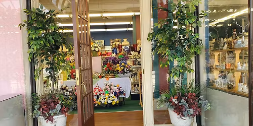 Past Present Emporium Holiday Kick Off