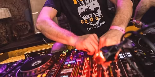 Grooveyard @ Caf\u00e9 Des Arts