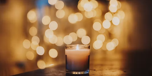 T\u00c4YNN\u00c4 \u00c4\u00e4nimaljarentoutus kynttil\u00e4nvalossa