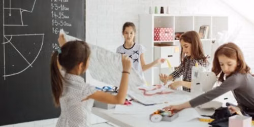Junior-designer. For b\u00f8rn fra 4. klasse