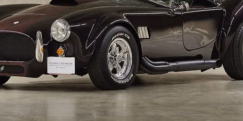 Champagne rundtur p\u00e5 Classic Car House