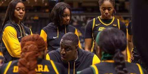 Parking UNC Wilmington Seahawks at North Carolina Tar Heels Womens Basketball