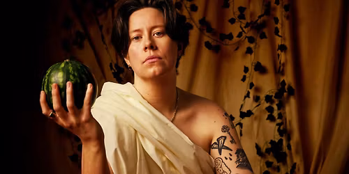 Chloe Petts: Big Naturals