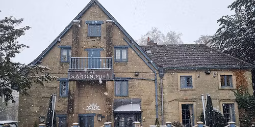 Live music \ud83c\udf84\ud83c\udfb6