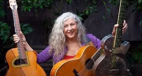 Kristina Olsen at The Cave Inn
