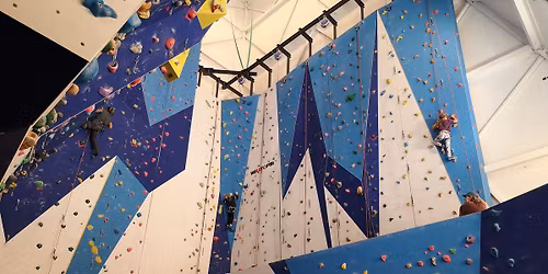 \u00c5pen dag - klatreleik og p\u00e5skeferie!