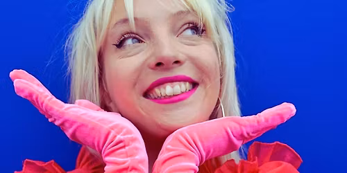 Funny Way To Be: Elaine Robertson: Delulu