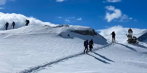 Trektocht op sneeuwschoenen in de Hautes-Pyr\u00e9n\u00e9es