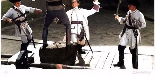 Helyi \u00e9rt\u00e9kek \u00e9s identit\u00e1s. Fikci\u00f3 \u00e9s a t\u00f6rt\u00e9neti eml\u00e9kezet dichot\u00f3mi\u00e1ja. A Tenkes kapit\u00e1nya...