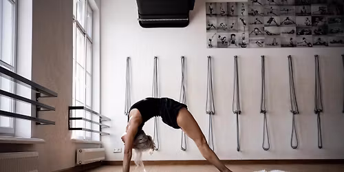 Poruszenie jogowa dla nauczycieli i d\u0142ugo praktykuj\u0105cych. Joanna Jedynak