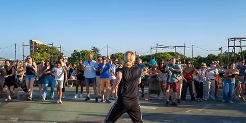 WEEK-END 100% DANSE ! - ATELIERS, GRANDE LE\u00c7ON, SOIR\u00c9E SALSA LIVE, YOGA G\u00c9ANT...