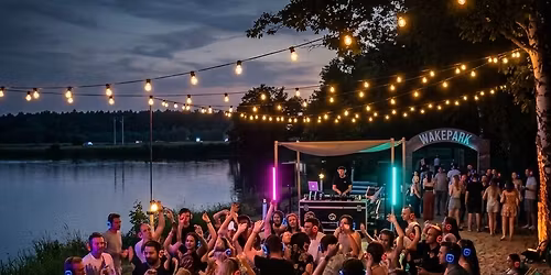\u200b\ud83c\udfa7 ROZPOCZ\u0118CIE SEZONU: SILENT DISCO NA WAKE\u2019U! \ud83c\udfc4\u200d\u2642\ufe0f\u2728