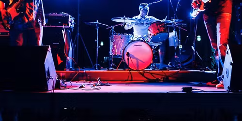 3 Peace Rocks the Naws Club!