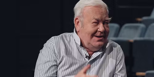 Hivat\u00e1sos rajong\u00f3 - vend\u00e9g\u00fcnk G\u00e1lv\u00f6lgyi J\u00e1nos sz\u00ednm\u0171v\u00e9sz