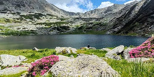 Prin \u021binuturuile ochilor de smarald - Lacul Gale\u0219 \u0219i v\u00e2rful Mare