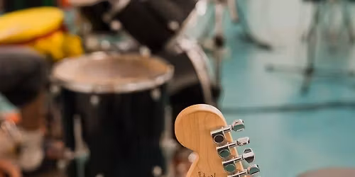 Skoola convida Metropolitana Big Band