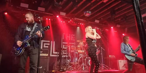 Bombshell at the Railway, Clutton