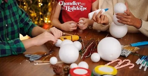 Community Nights in the Courtyard - Holiday Edition