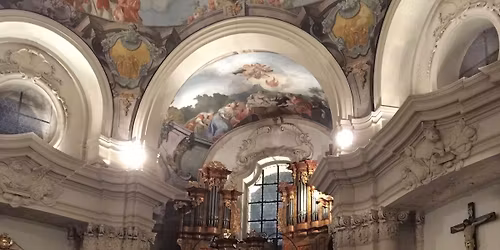 Kreis junger Erwachsener