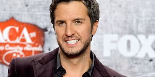 Luke Bryan with Lauren Watkins, Karley Scott Collins and Randall King