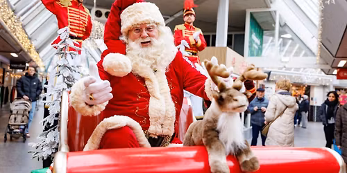 Santa\u2019s Toy Factory Parade