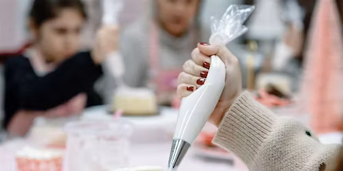 Spring is Blooming: An Evening of Cake Decorating